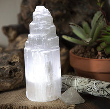 Load image into Gallery viewer, Selenite lamp